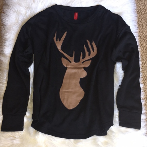 Graphic Print Pullover - Picture 2 of 7